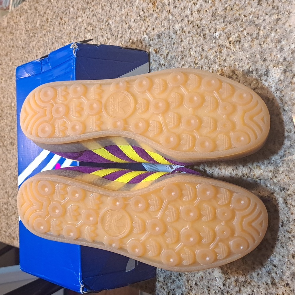 New Adidas Purple Suede Gazelle Sneakers with Yellow Stripes Size 8.5 - Picture 7 of 8